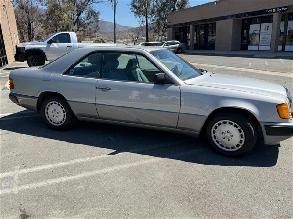 1988 Mercedes-Benz 190E - Image 5 of 31