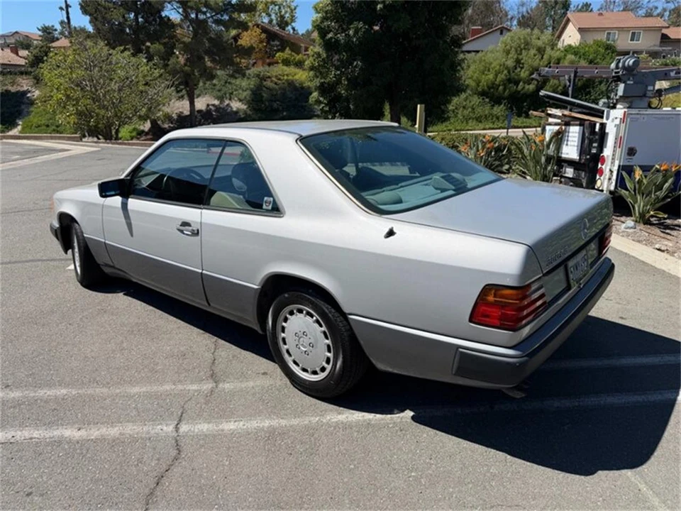 1988 Mercedes-Benz 190E - Image 15 of 31