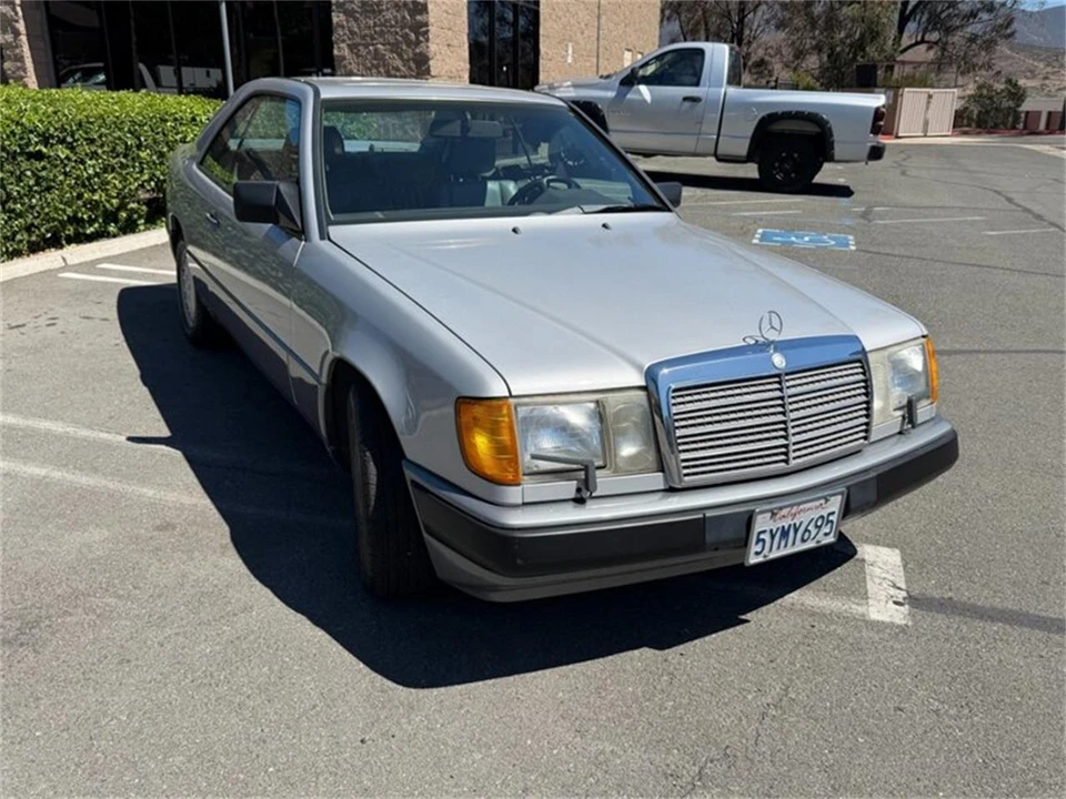 1988 Mercedes-Benz 190E - Image 4 of 31