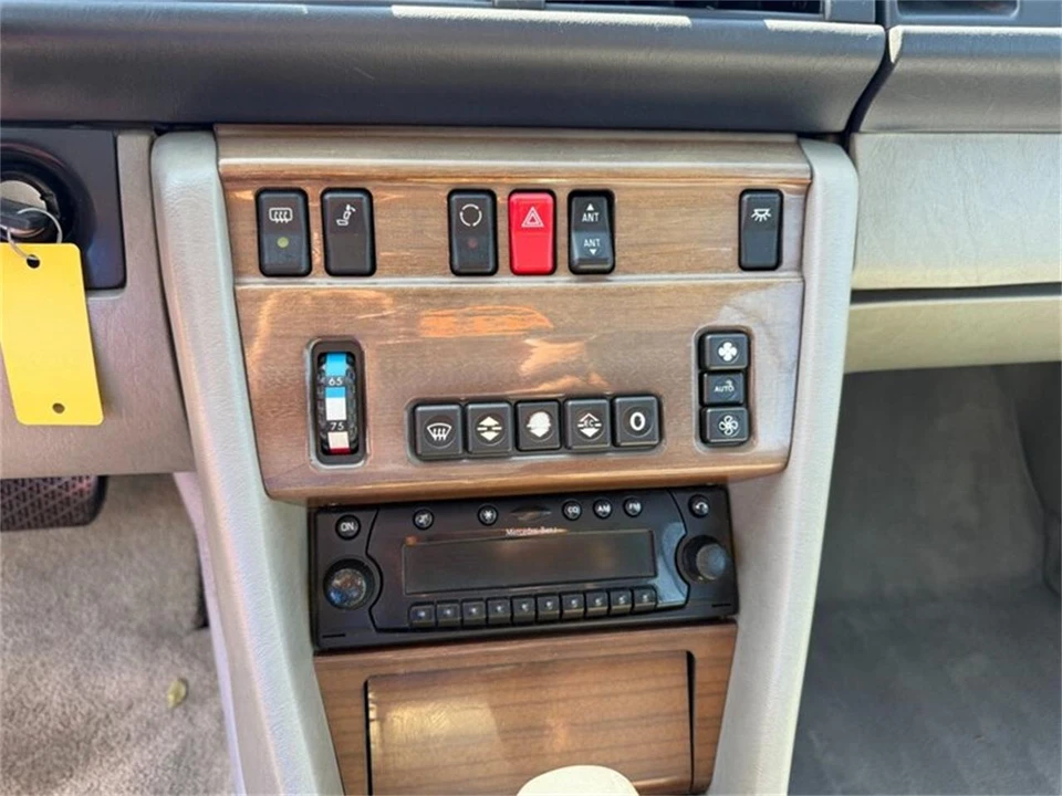 1988 Mercedes-Benz 190E - Image 27 of 31