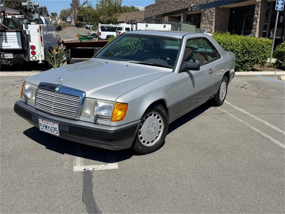1988 Mercedes-Benz 190E - Image 2 of 31