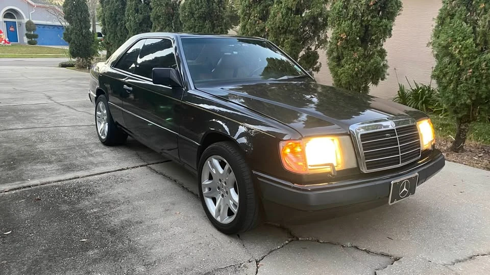 1988 Mercedes-Benz W124 E-Class - Image 2 of 11