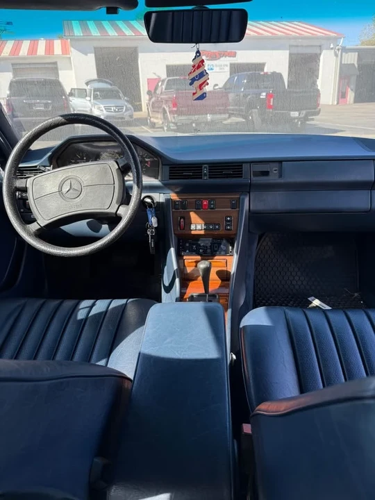 1988 Mercedes-Benz W124 E-Class - Image 8 of 12