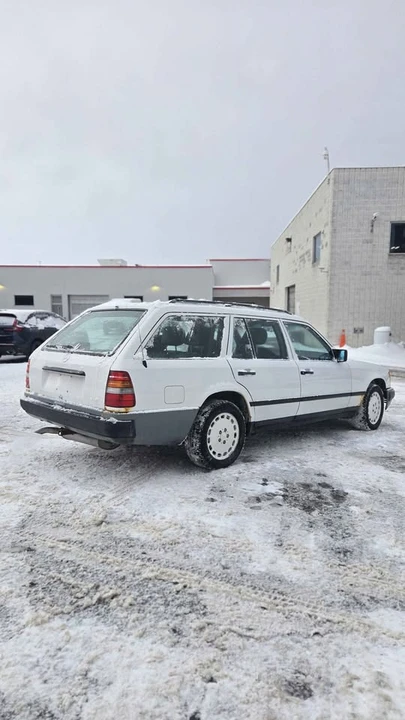 1988 Mercedes-Benz W124 E-Class - Image 2 of 8