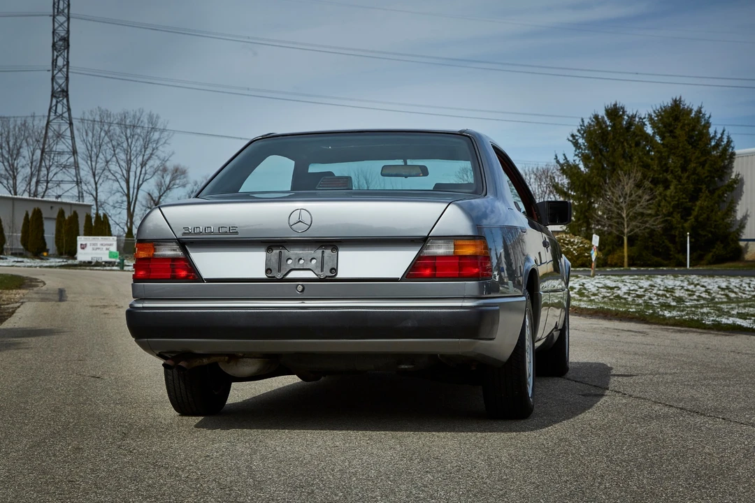 1988 Mercedes-Benz W124 E-Class - Image 13 of 31