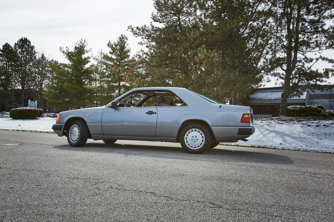 1988 Mercedes-Benz W124 E-Class - Image 10 of 31