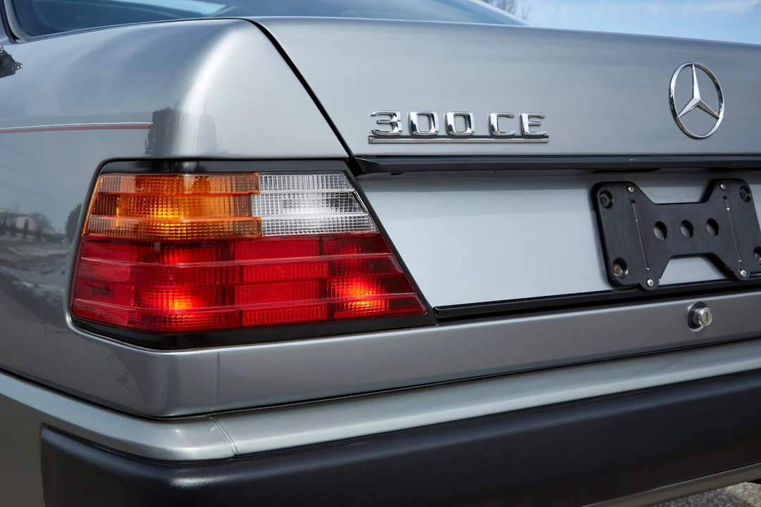 1988 Mercedes-Benz W124 E-Class - Image 24 of 31