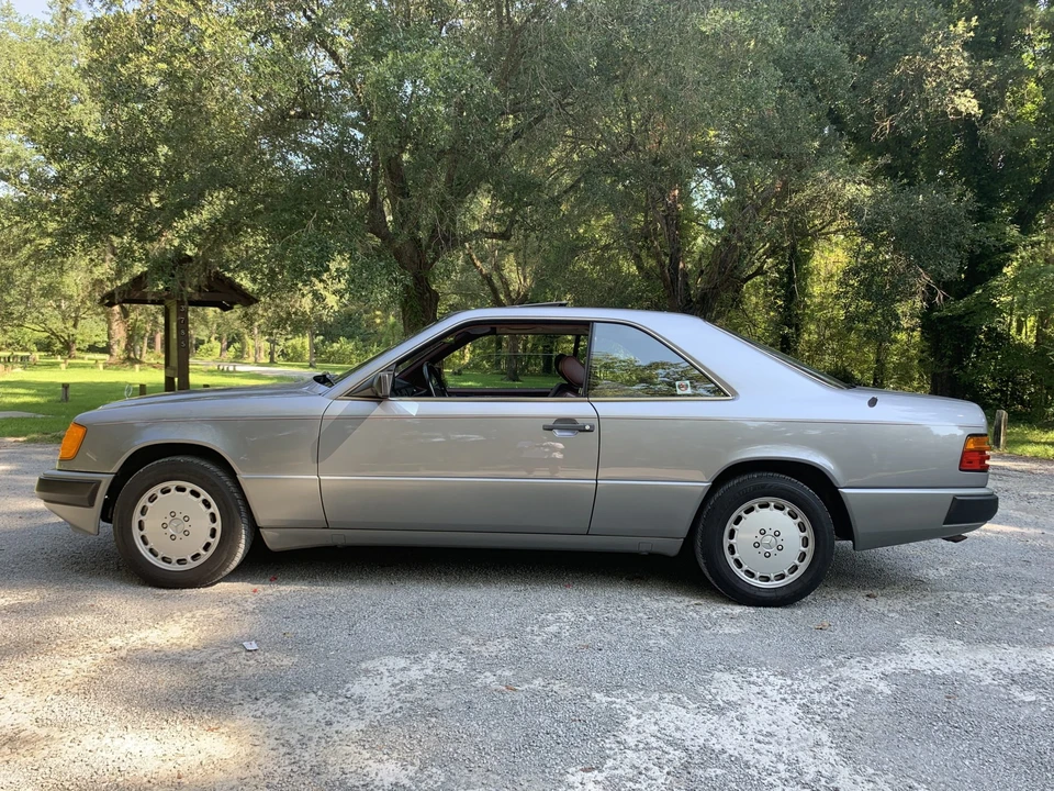 1988 Mercedes-Benz W124 E-Class - Image 10 of 31