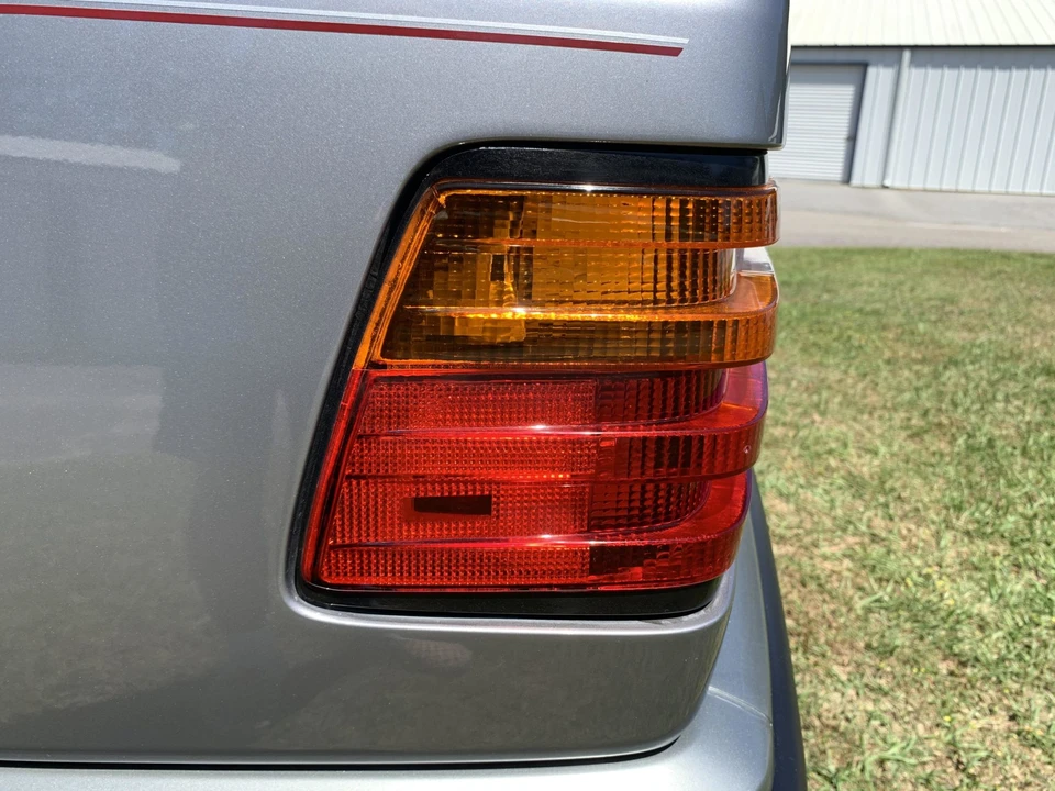 1988 Mercedes-Benz W124 E-Class - Image 20 of 31