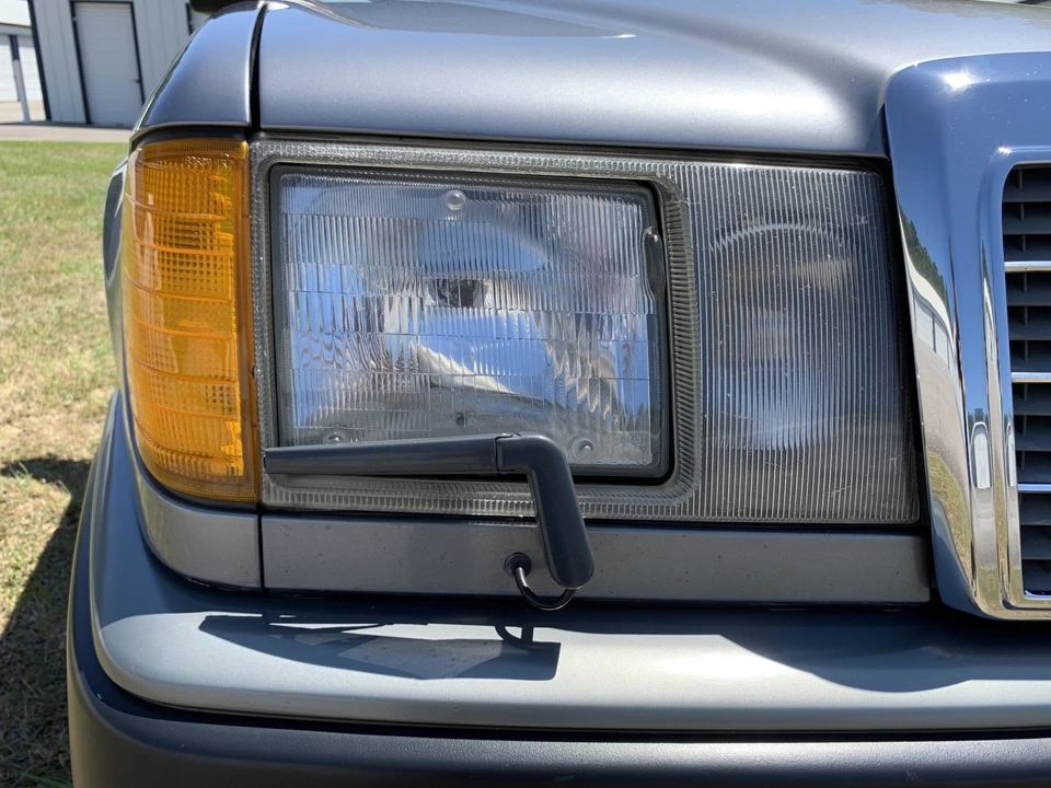 1988 Mercedes-Benz W124 E-Class - Image 26 of 31