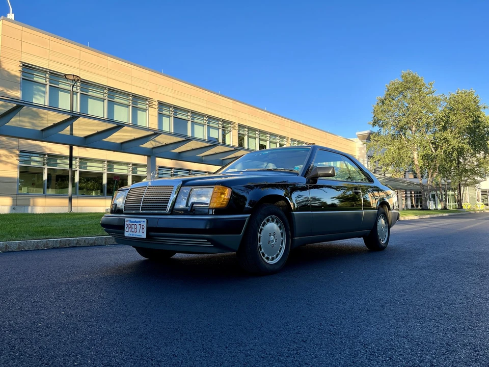 1988 Mercedes-Benz W124 E-Class - Image 2 of 31