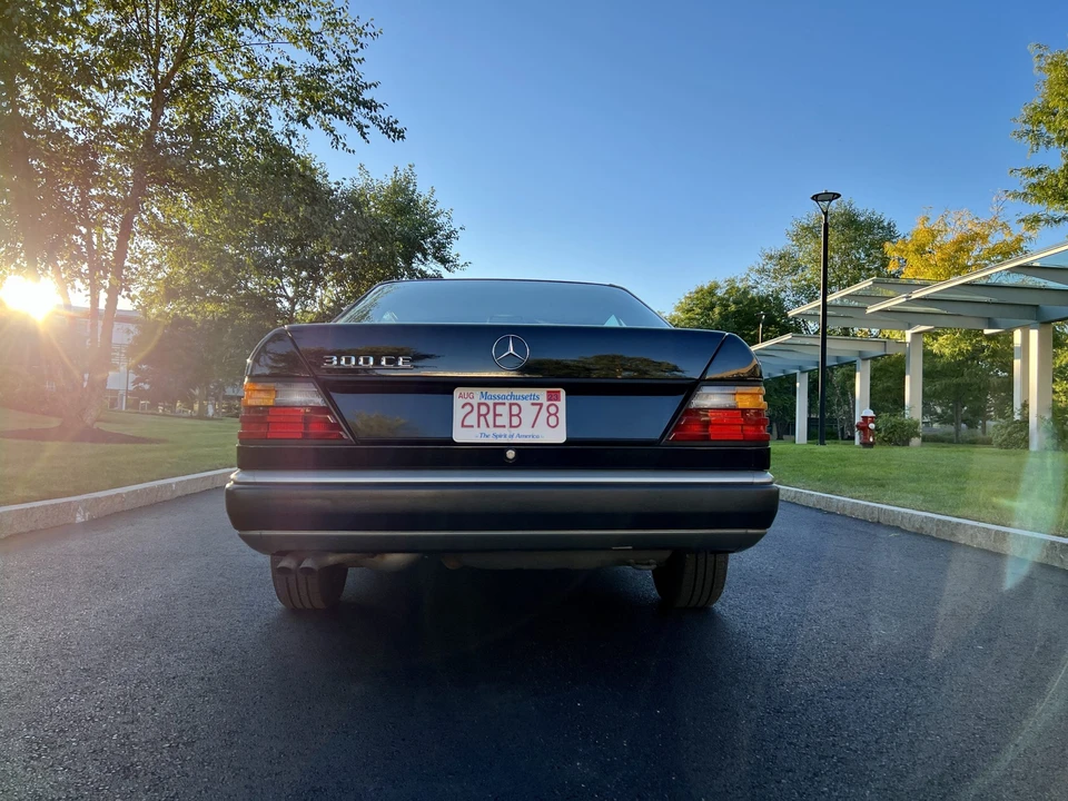 1988 Mercedes-Benz W124 E-Class - Image 8 of 31