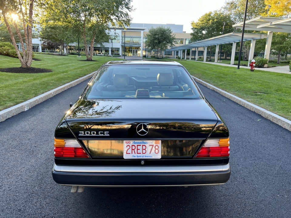 1988 Mercedes-Benz W124 E-Class - Image 19 of 31
