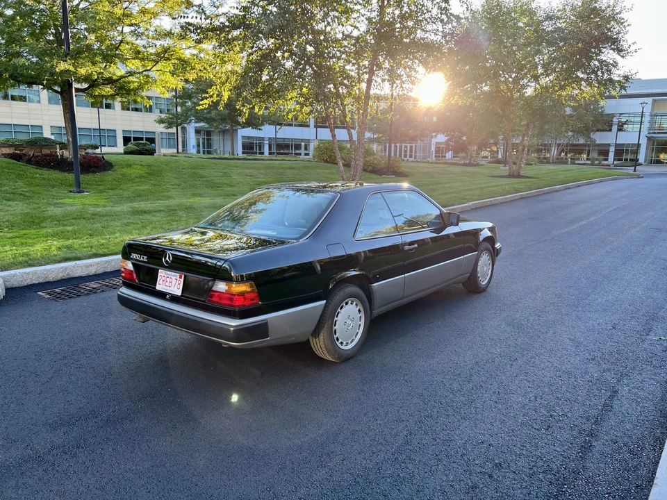 1988 Mercedes-Benz W124 E-Class - Image 20 of 31