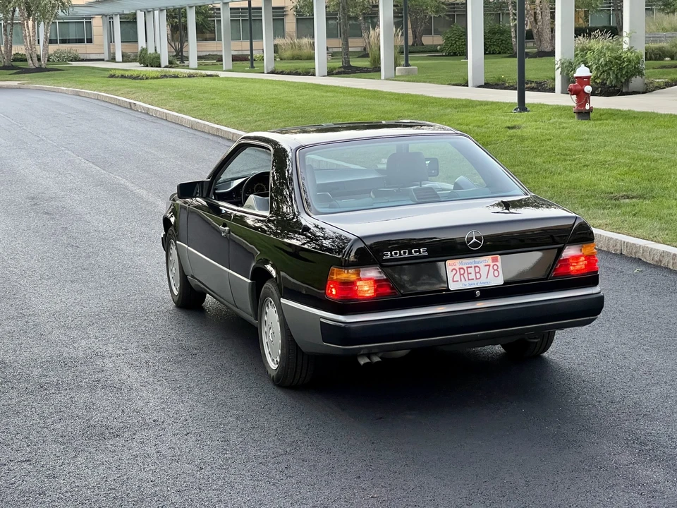 1988 Mercedes-Benz W124 E-Class - Image 29 of 31