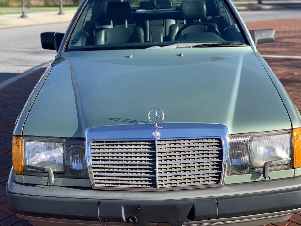 1988 Mercedes-Benz W124 E-Class - Image 25 of 31