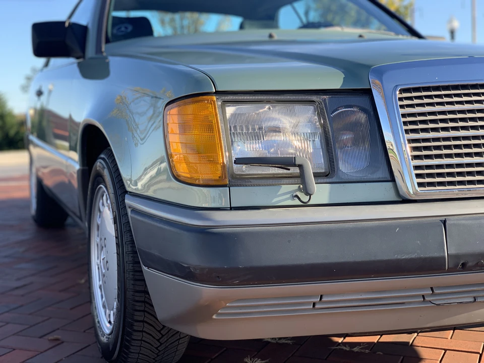 1988 Mercedes-Benz W124 E-Class - Image 30 of 31