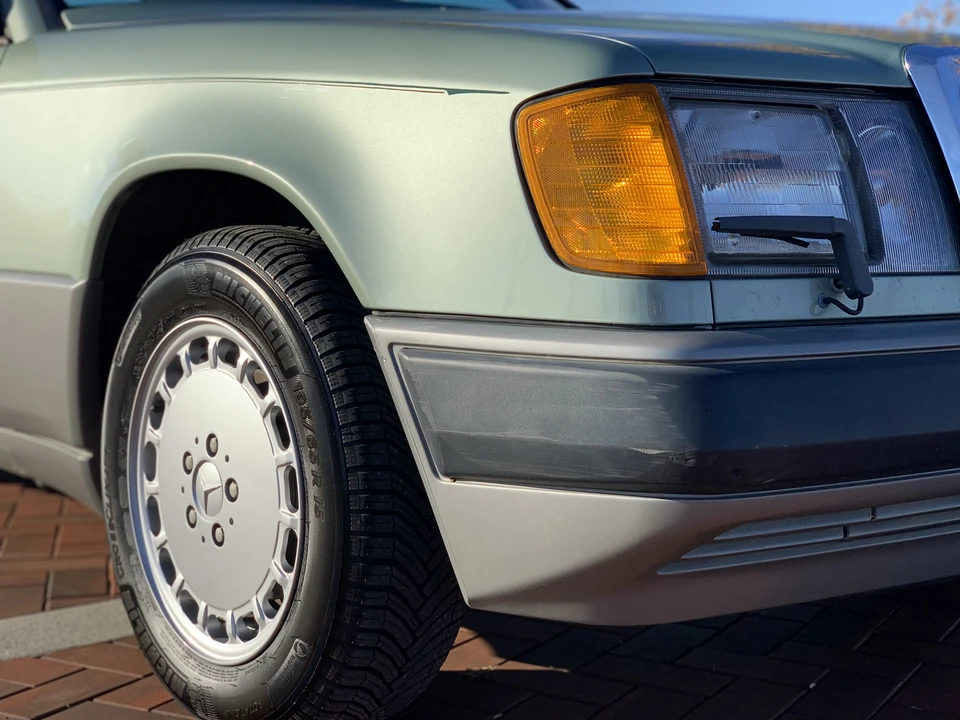 1988 Mercedes-Benz W124 E-Class - Image 27 of 31
