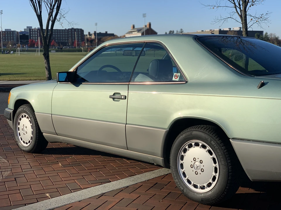 1988 Mercedes-Benz W124 E-Class - Image 23 of 31