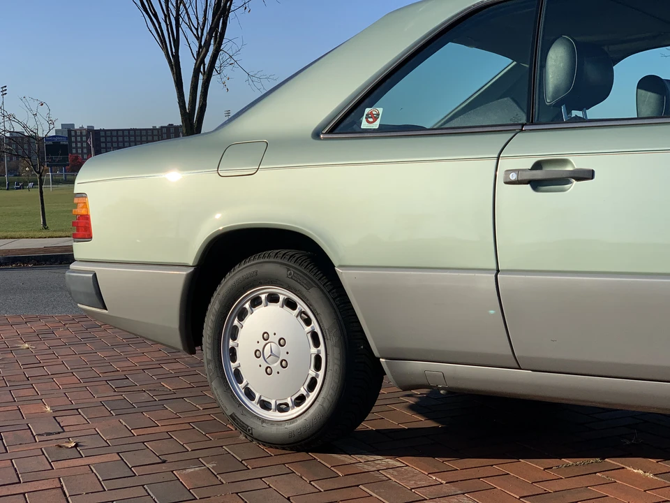 1988 Mercedes-Benz W124 E-Class - Image 21 of 31