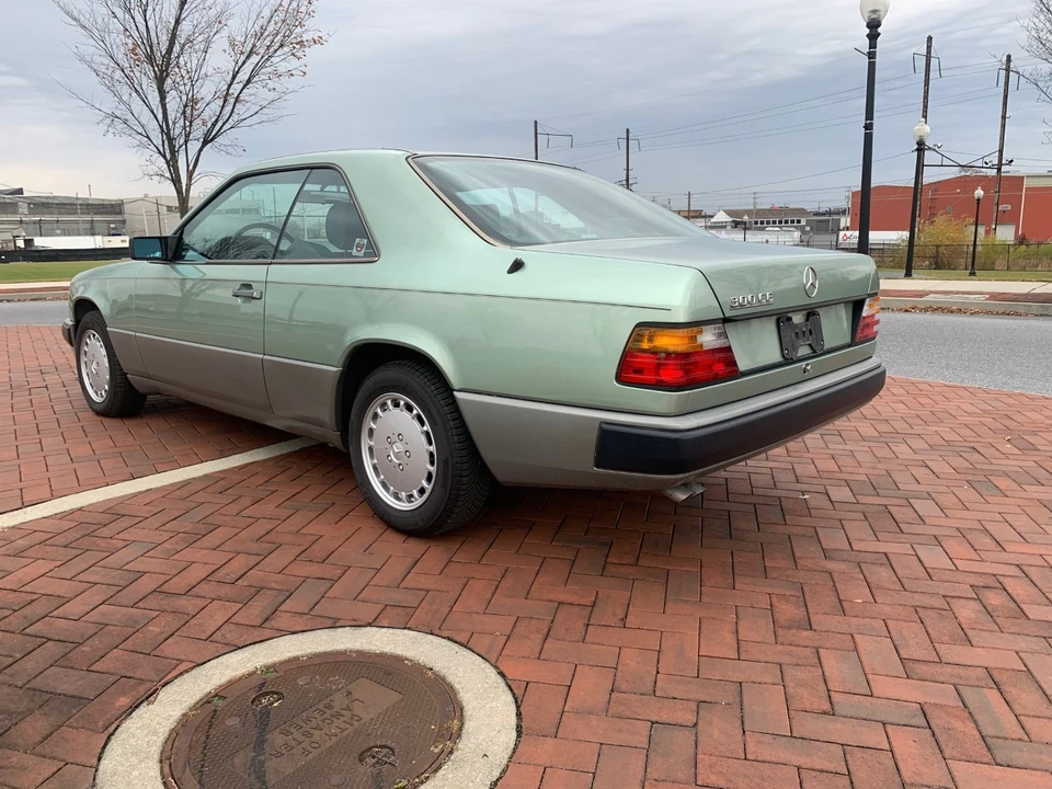 1988 Mercedes-Benz W124 E-Class - Image 15 of 31