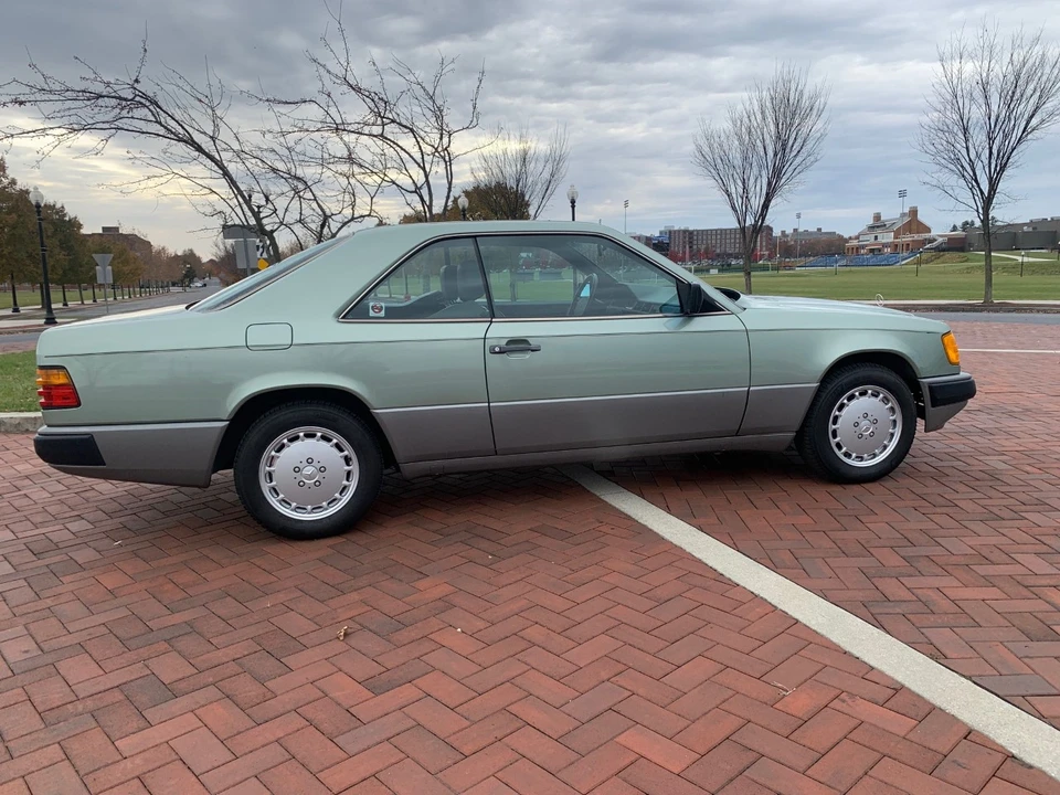 1988 Mercedes-Benz W124 E-Class - Image 10 of 31