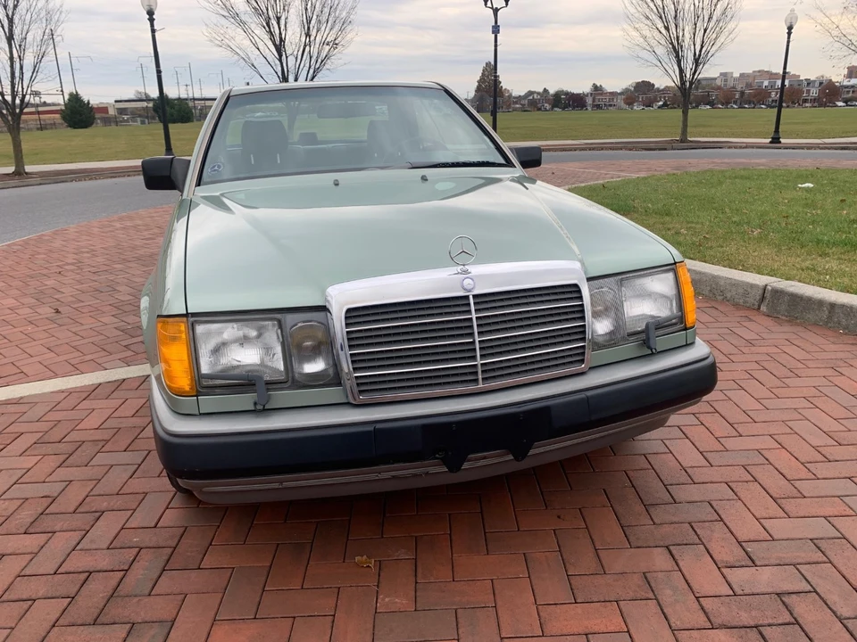 1988 Mercedes-Benz W124 E-Class - Image 6 of 31