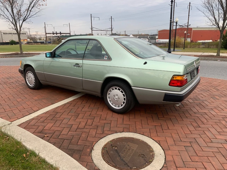 1988 Mercedes-Benz W124 E-Class - Image 17 of 31