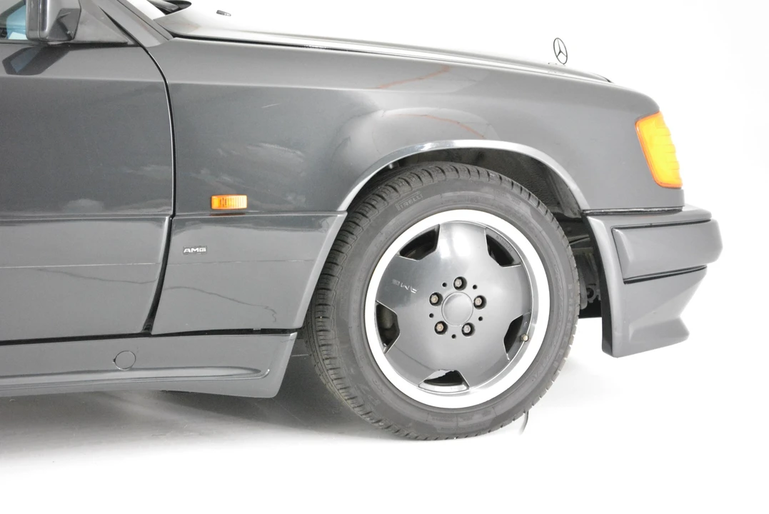 1988 Mercedes-Benz W124 E-Class - Image 25 of 31