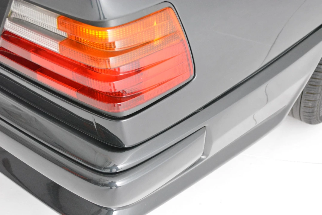 1988 Mercedes-Benz W124 E-Class - Image 13 of 31