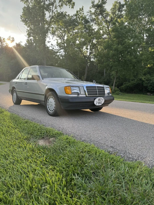 1988 Mercedes-Benz W124 E-Class - Image 6 of 31