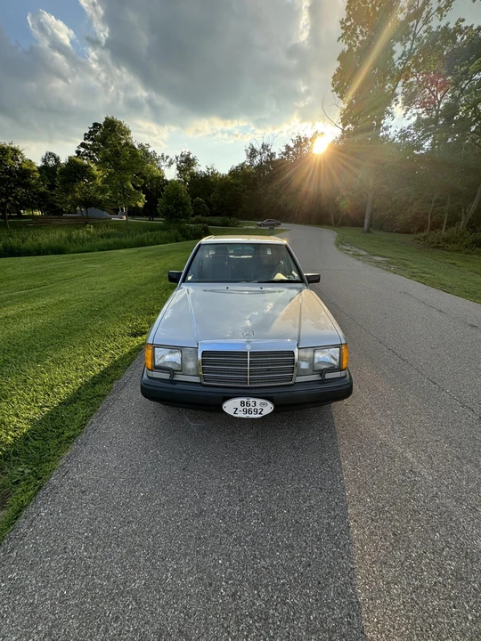 1988 Mercedes-Benz W124 E-Class - Image 3 of 31