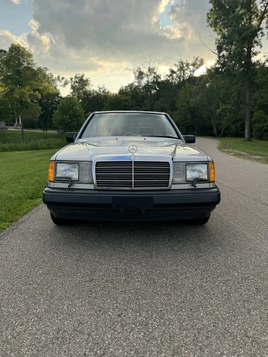 1988 Mercedes-Benz W124 E-Class - Image 4 of 31