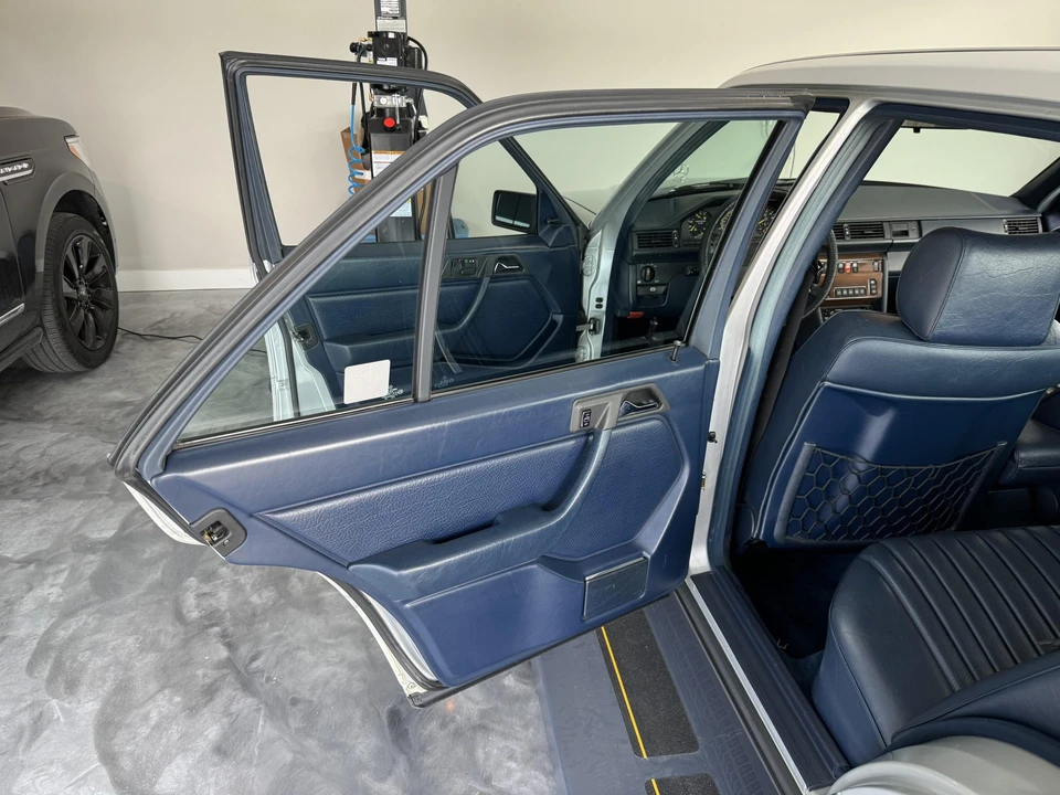 1988 Mercedes-Benz W124 E-Class - Image 21 of 31