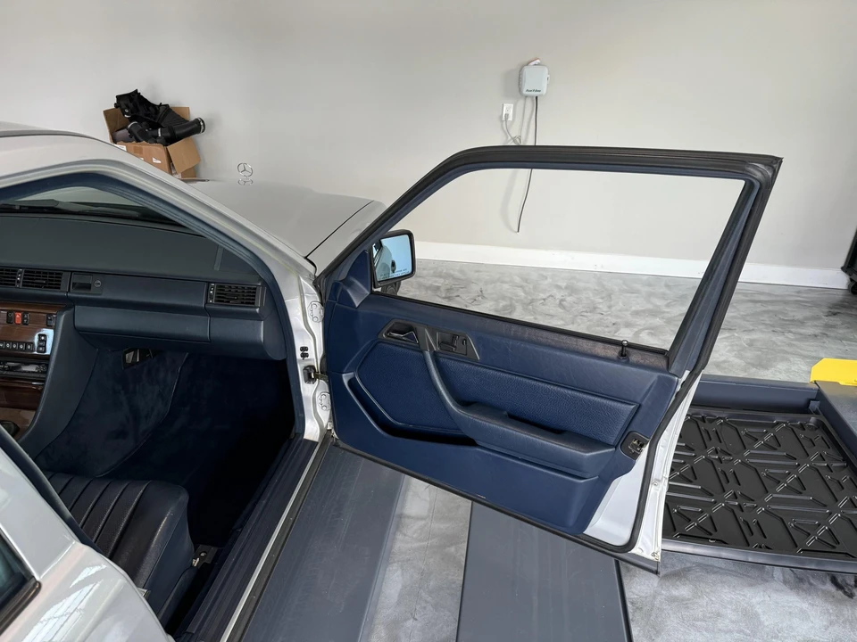 1988 Mercedes-Benz W124 E-Class - Image 17 of 31