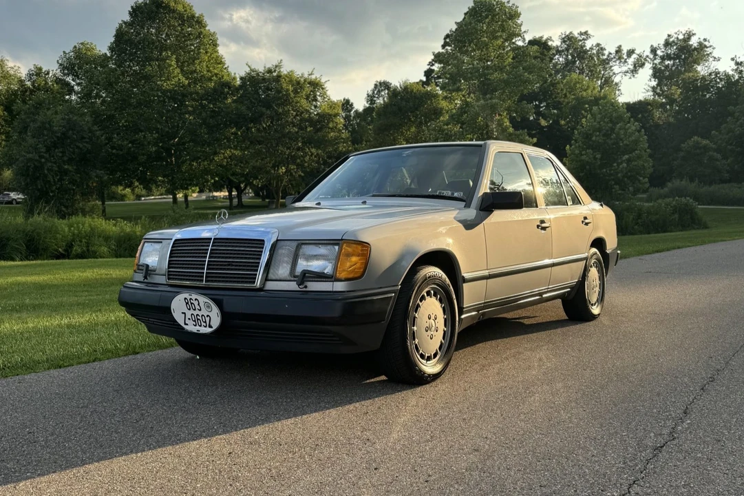 1988 Mercedes-Benz W124 E-Class - Image 2 of 31