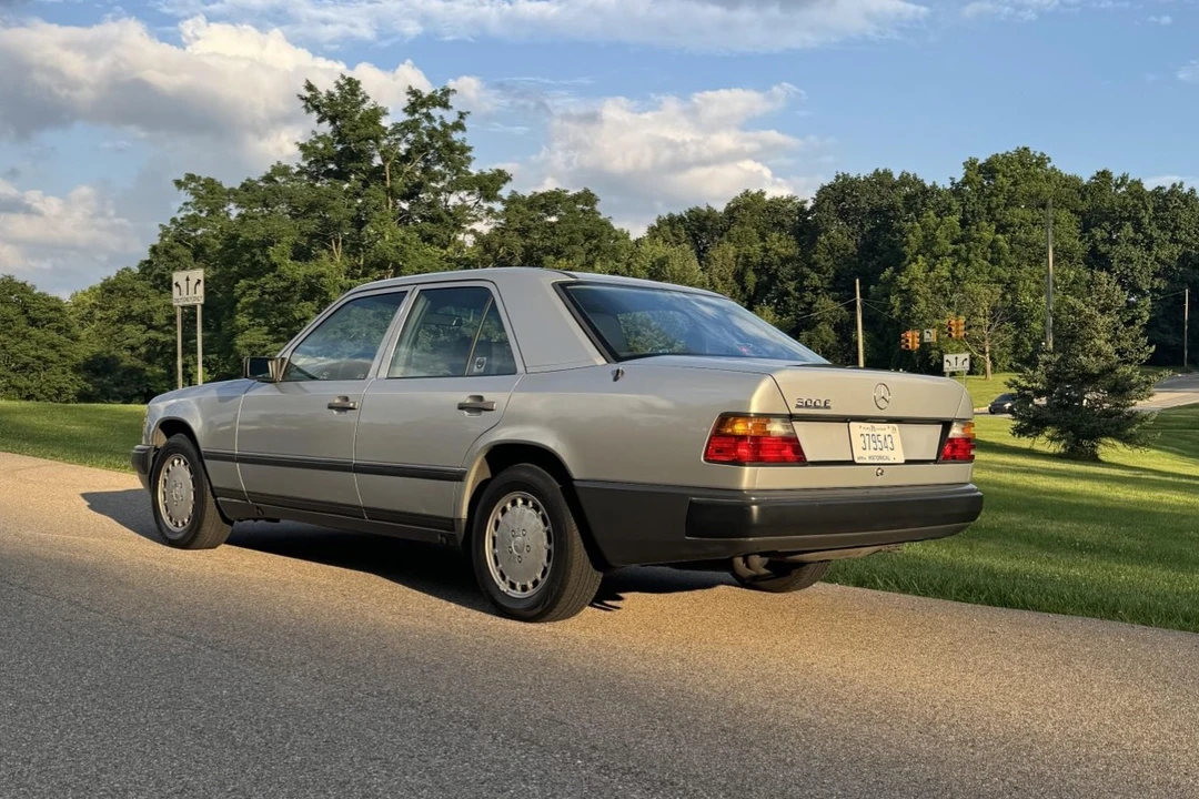 1988 Mercedes-Benz W124 E-Class - Image 9 of 31