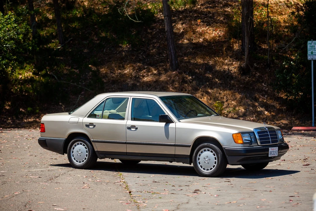 1988 Mercedes-Benz W124 E-Class - Image 9 of 31