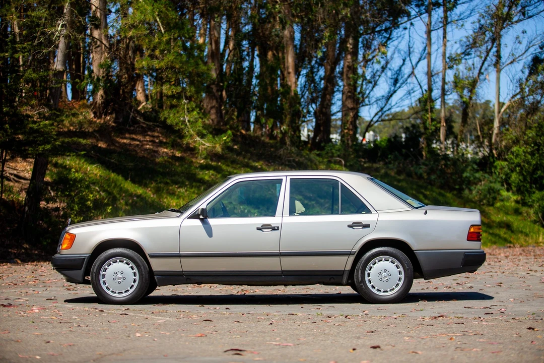 1988 Mercedes-Benz W124 E-Class - Image 17 of 31