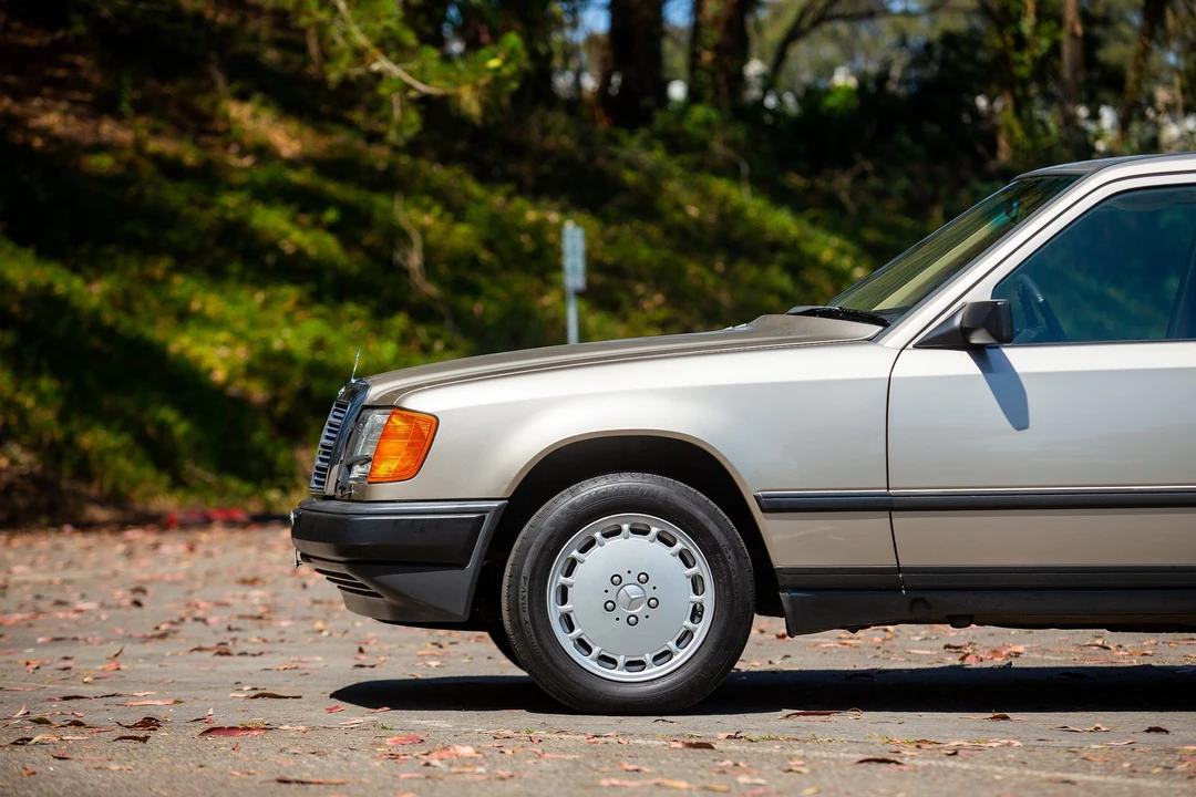 1988 Mercedes-Benz W124 E-Class - Image 21 of 31