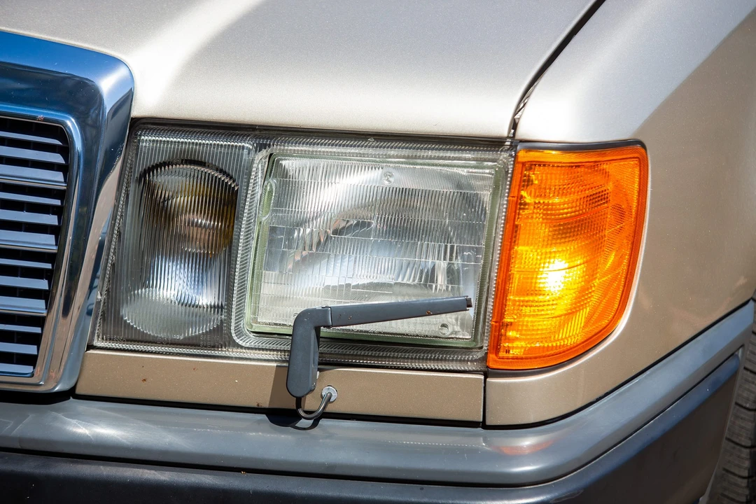 1988 Mercedes-Benz W124 E-Class - Image 28 of 31