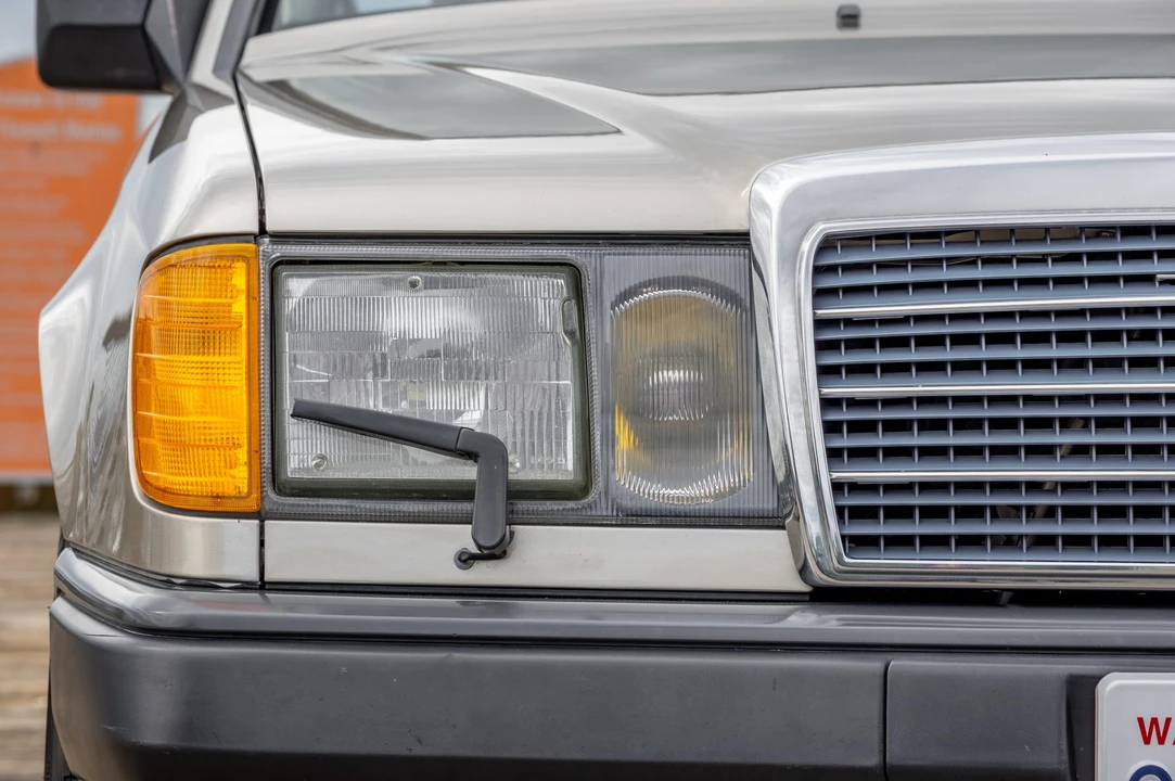 1988 Mercedes-Benz W124 E-Class - Image 30 of 31