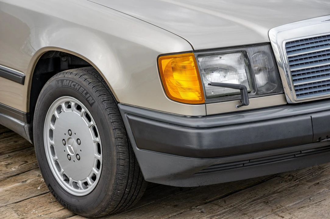 1988 Mercedes-Benz W124 E-Class - Image 27 of 31