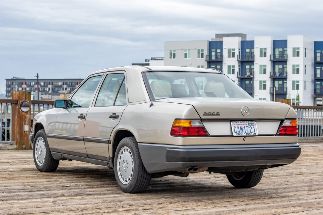 1988 Mercedes-Benz W124 E-Class - Image 9 of 31