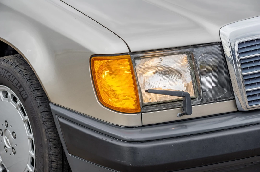 1988 Mercedes-Benz W124 E-Class - Image 26 of 31