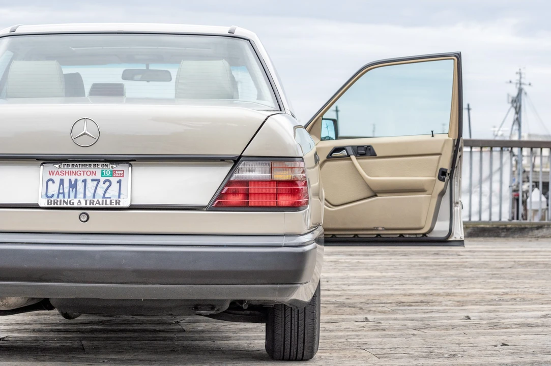 1988 Mercedes-Benz W124 E-Class - Image 14 of 31