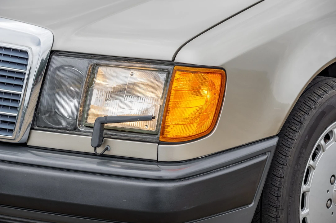 1988 Mercedes-Benz W124 E-Class - Image 31 of 31