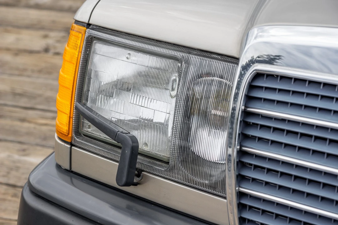 1988 Mercedes-Benz W124 E-Class - Image 30 of 31