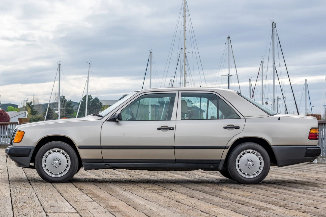 1988 Mercedes-Benz W124 E-Class - Image 9 of 31