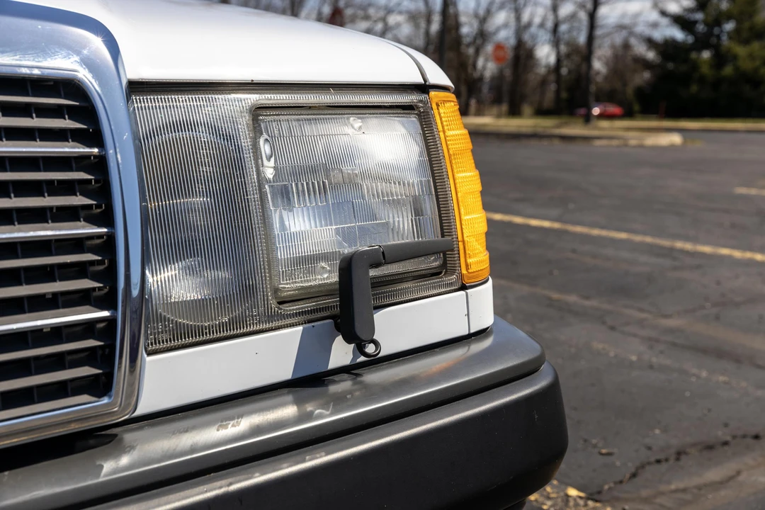 1988 Mercedes-Benz W124 E-Class - Image 24 of 31